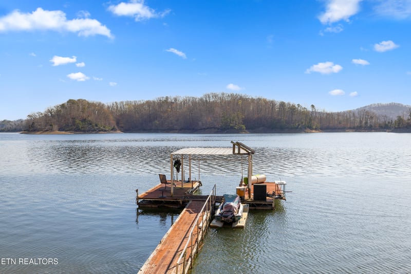 1317 Lakeview Dr, Sharps Chapel, TN 37866
