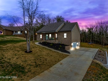 1318 Tomahawk Dr, Maryville, TN 37803
