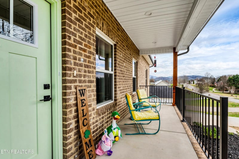 1318 Tomahawk Dr, Maryville, TN 37803