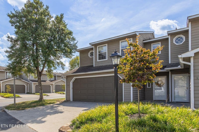1319 Covington Dr, Knoxville, TN 37919