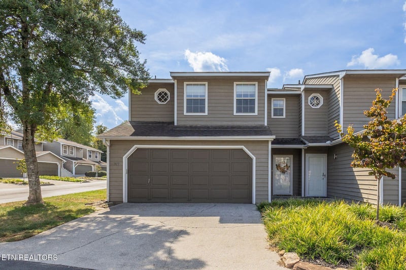 1319 Covington Dr, Knoxville, TN 37919