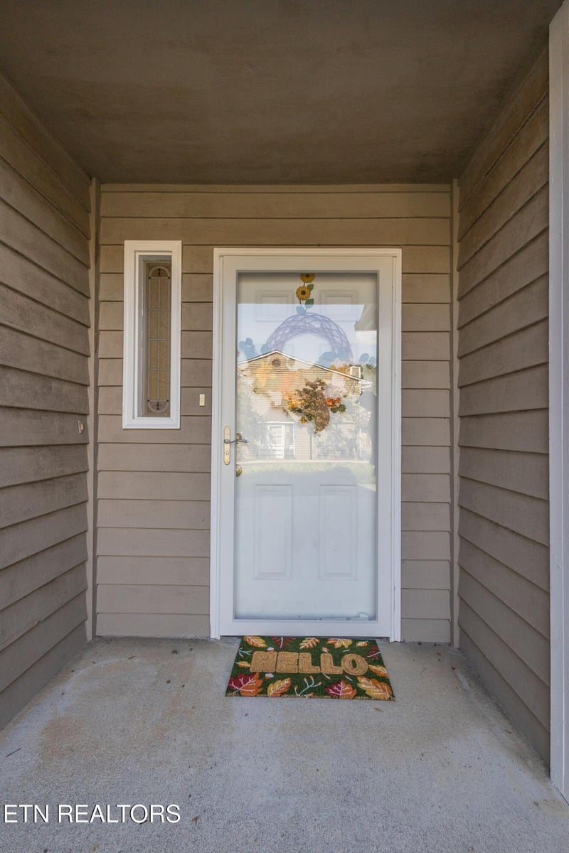 1319 Covington Dr, Knoxville, TN 37919