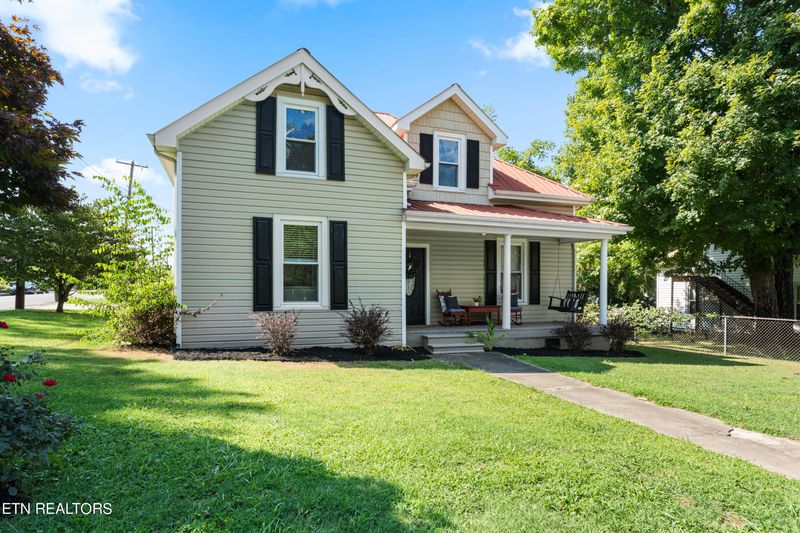 1319 E Harper Ave, Maryville, TN 37804