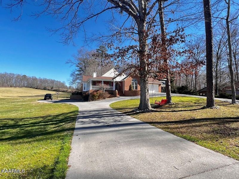 1319 Makenna Ln, Kodak, TN 37764