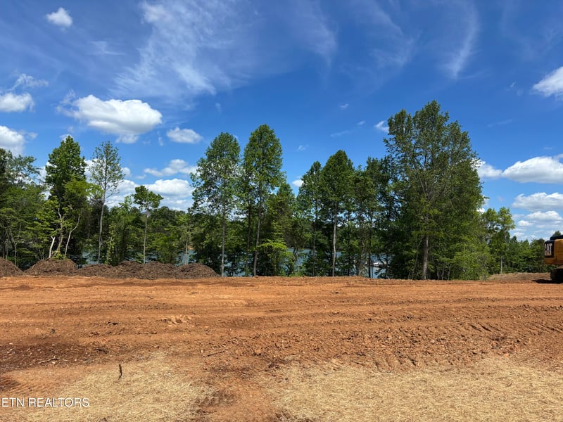 132 Agaya Tr, Vonore, TN 37885