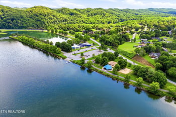 132 Amanda Dr, Oak Ridge, TN 37830