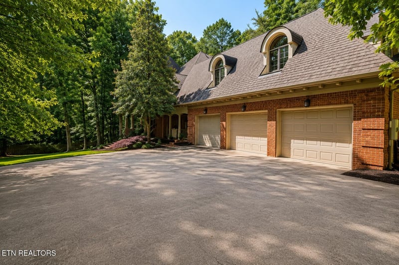 132 Amanda Dr, Oak Ridge, TN 37830