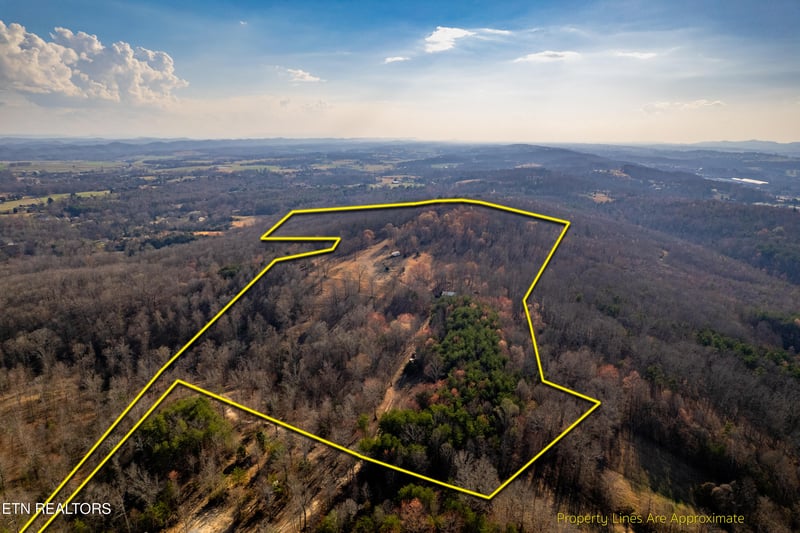 132 Badger Rd, Madisonville, TN 37354