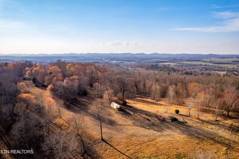 132 Badger Rd, Madisonville, TN 37354