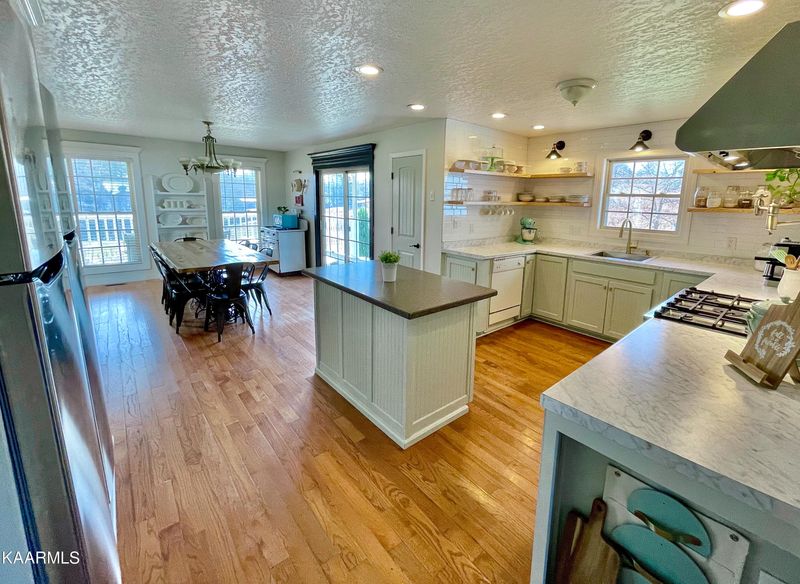 132 Dead Hollow Rd, Kingston, TN 37763