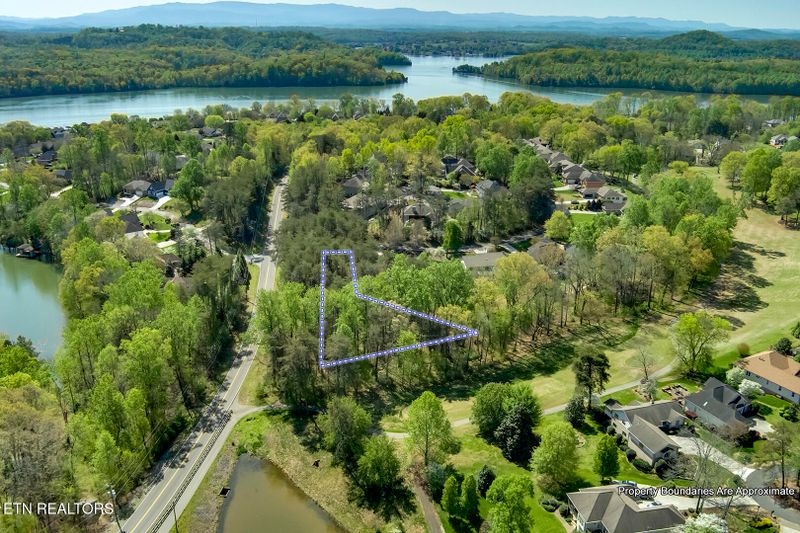 132 Geya Cir, Loudon, TN 37774