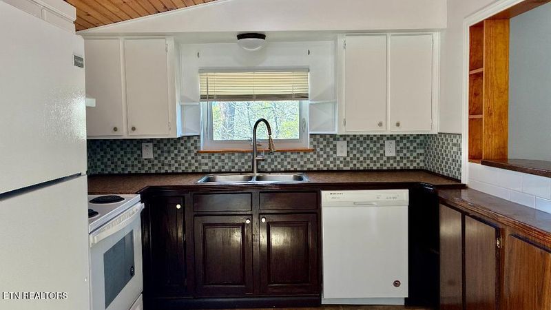 132 Henry Ave, Knoxville, TN 37920