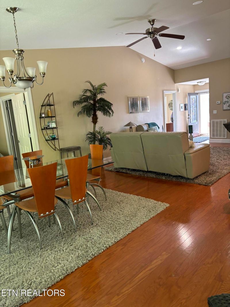 132 Linden Ln, Loudon, TN 37774
