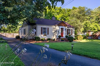 132 Lonas Dr, Maryville, TN 37803