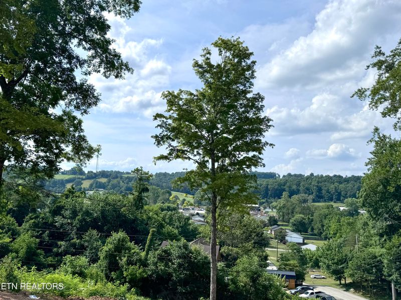 132 Lynn Dr, Maynardville, TN 37807