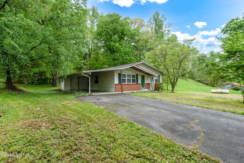 132 Mountain Ave, Townsend, TN 37882