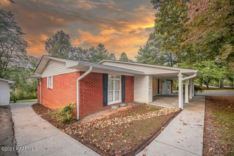 132 Mountain View Rd, Harriman, TN 37748