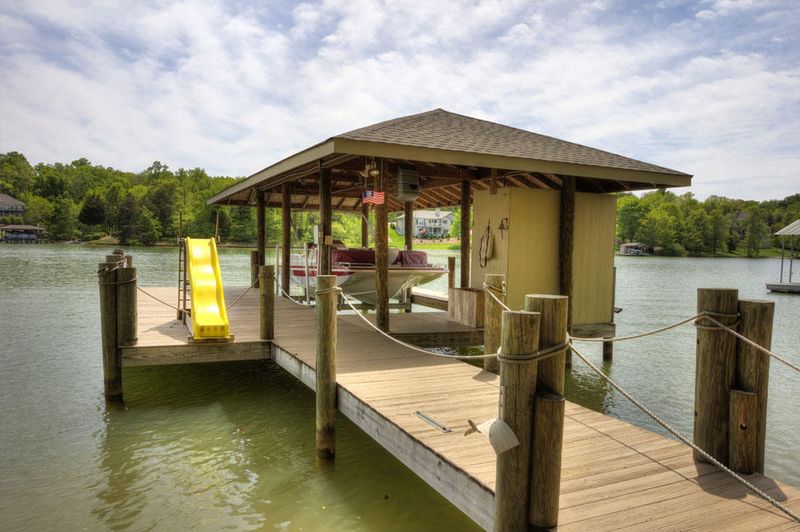 132 Oostagala Dr, Loudon, TN 37774