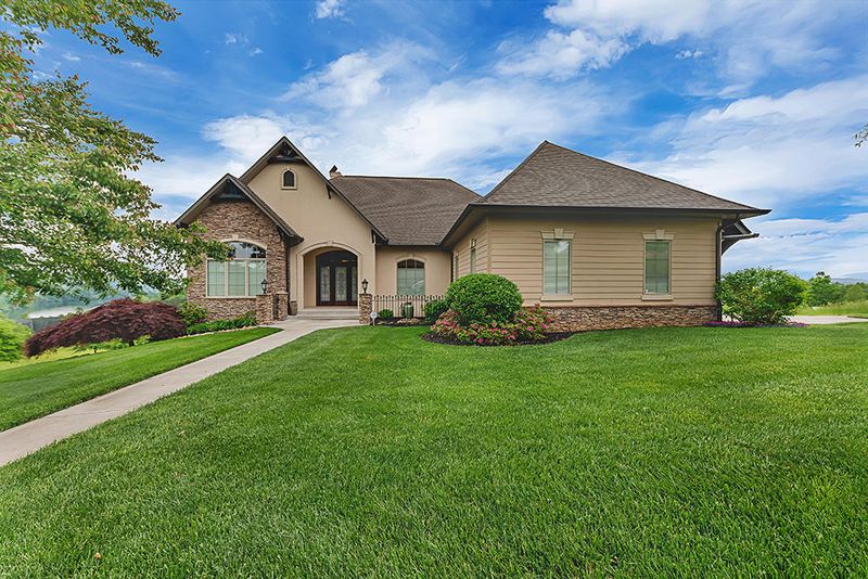 132 Pineberry East Rd, Oak Ridge, TN 37830