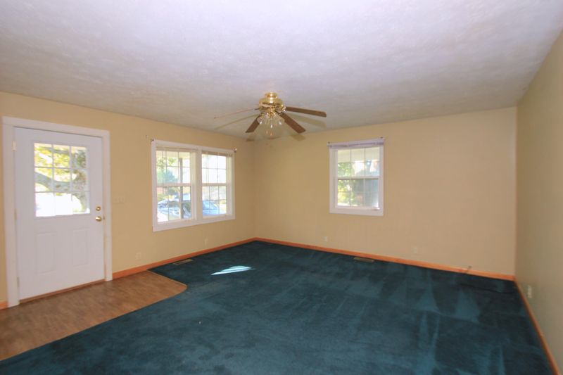 132 Powell Ln, Speedwell, TN 37870