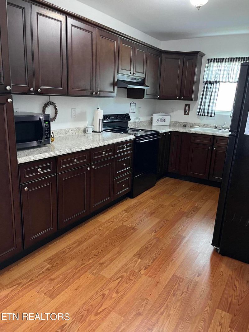 132 View Ln, Lafollette, TN 37766