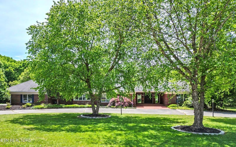 1320 Dunbarton Dr, Maryville, TN 37803