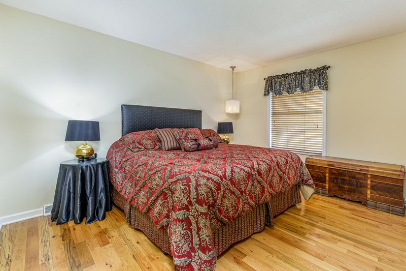 1320 Forest Dr, Morristown, TN 37814
