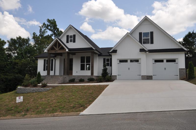 1320 Fox Ridge Dr, Powell, TN 37849