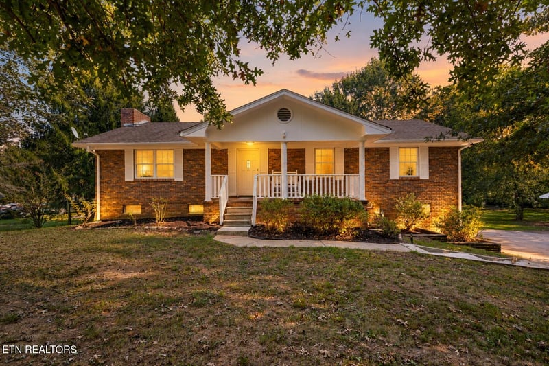 1320 Hopewell Rd, Knoxville, TN 37920