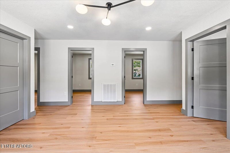 1320 Jacksboro Pike #1, Lafollette, TN 37766