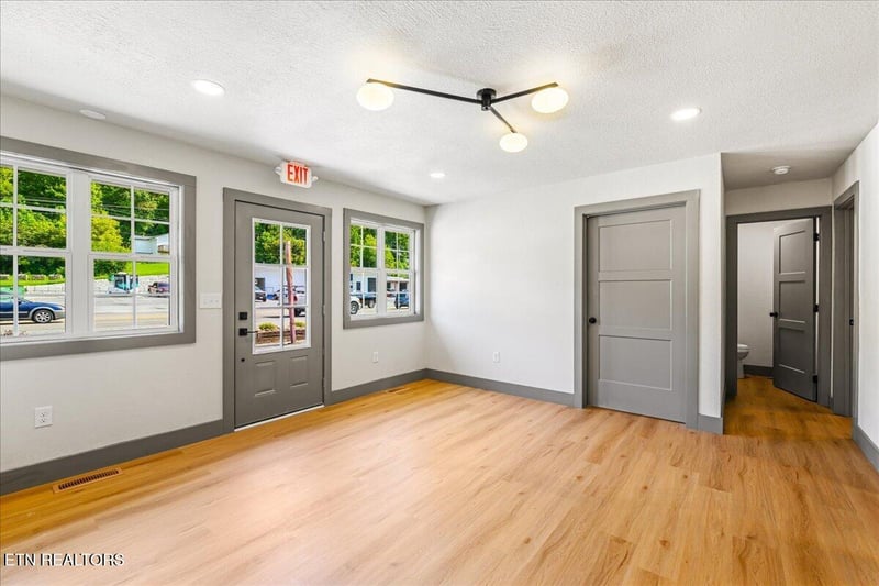 1320 Jacksboro Pike #1, Lafollette, TN 37766