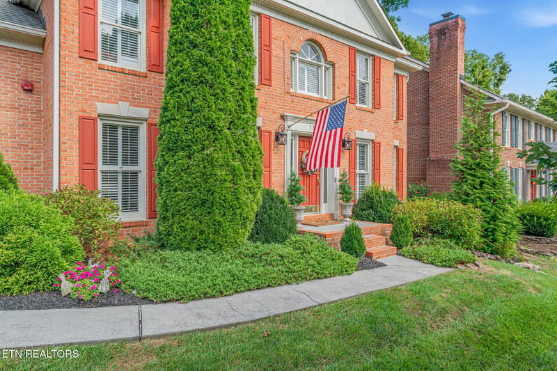 1320 Knightsbridge Dr, Knoxville, TN 37922