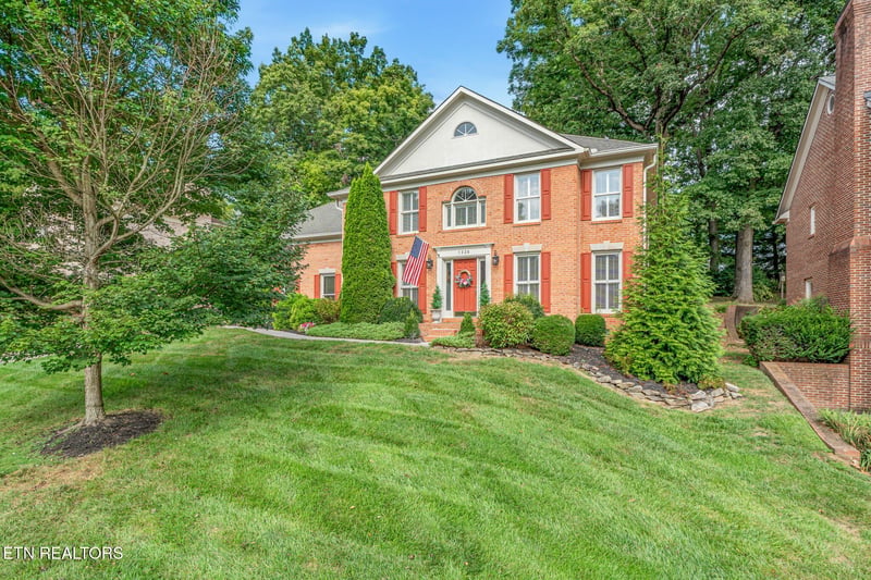 1320 Knightsbridge Dr, Knoxville, TN 37922