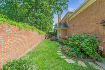 1320 Knightsbridge Dr, Knoxville, TN 37922