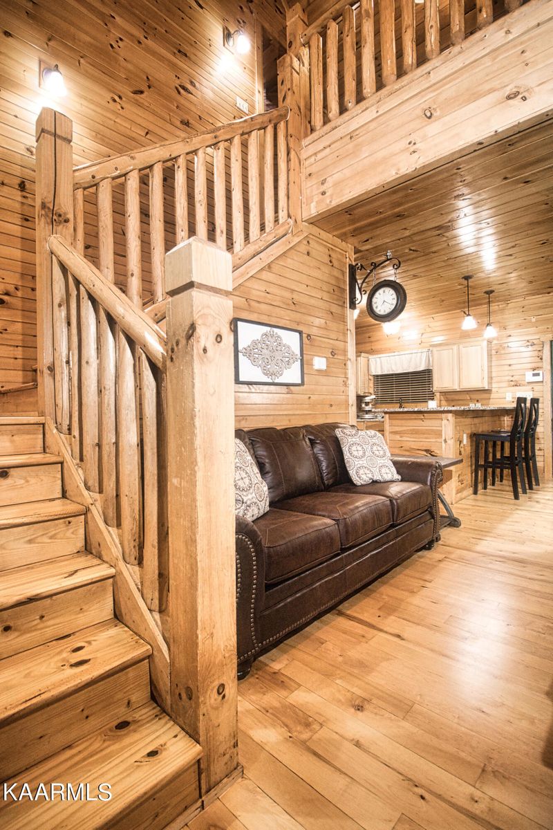 1320 Serenity Ln, Sevierville, TN 37876