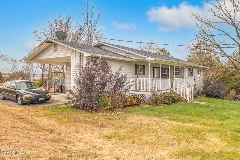 1320 Willow Creek Ln, Sevierville, TN 37876