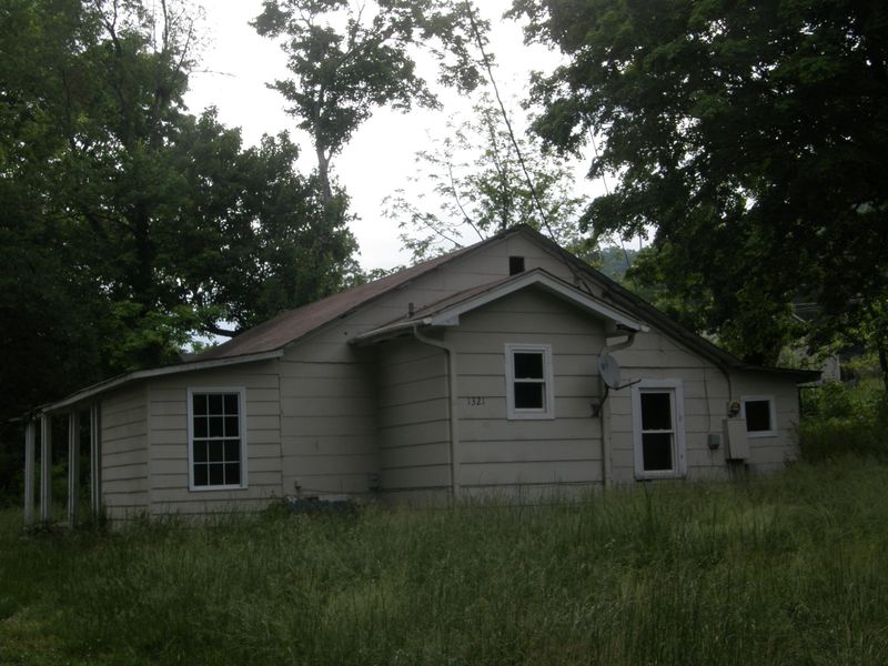 1321 Irwin Rd, Powell, TN 37849