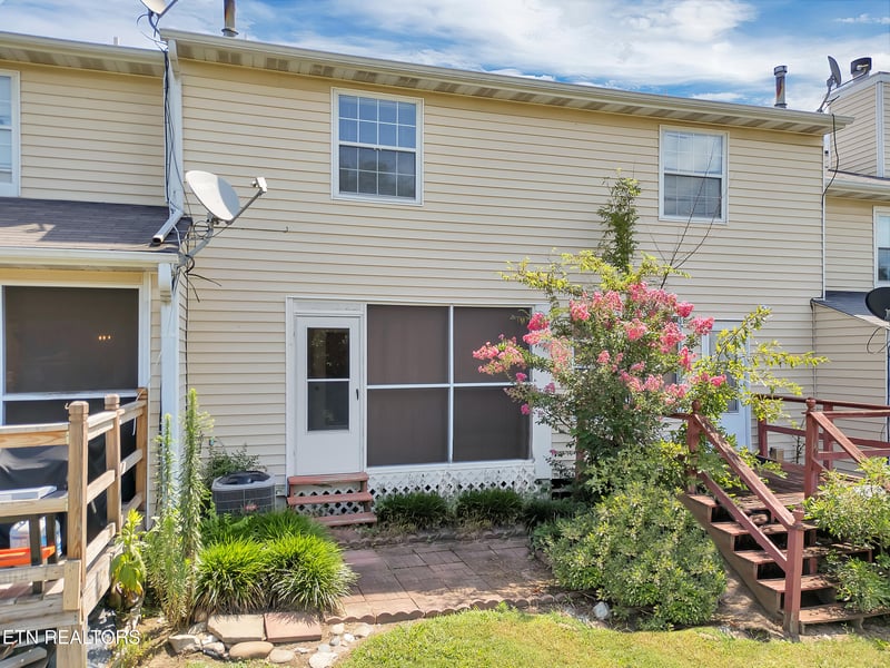 1321 Nobel St #E, Alcoa, TN 37701