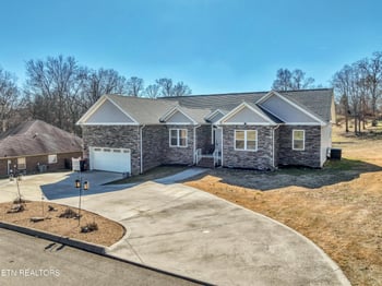 1322 Houston Springs Rd, Greenback, TN 37742