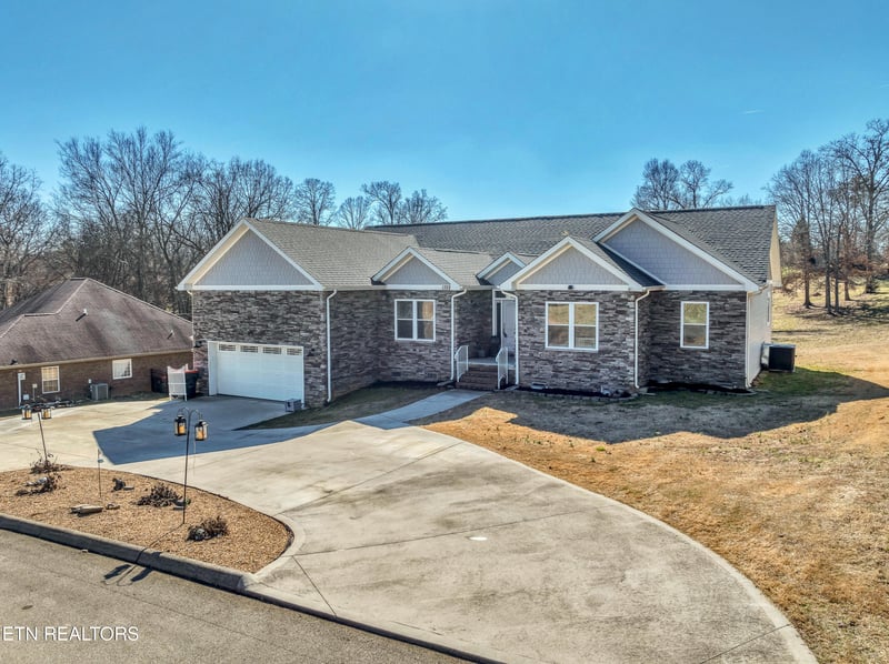 1322 Houston Springs Rd, Greenback, TN 37742