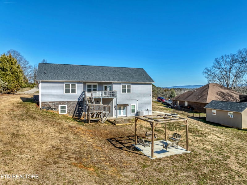1322 Houston Springs Rd, Greenback, TN 37742