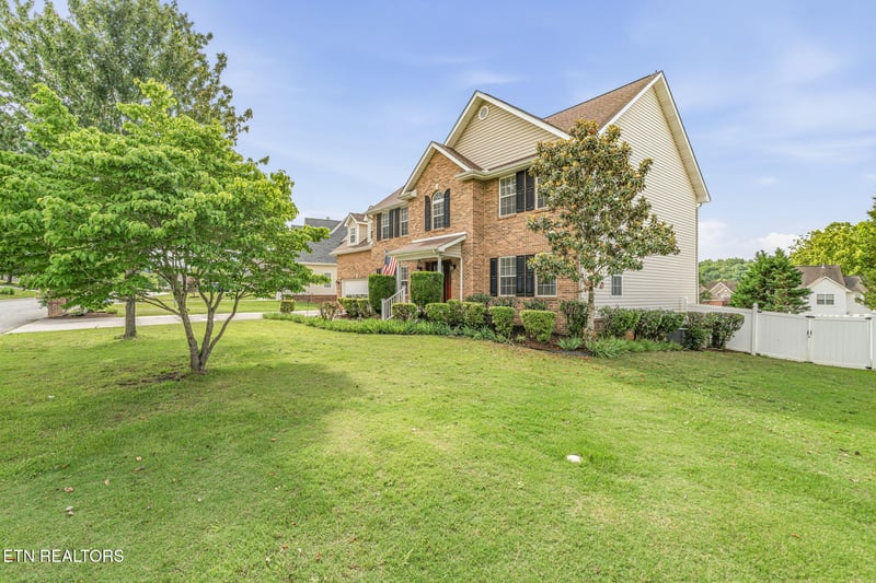 1322 Paxton Dr, Knoxville, TN 37918