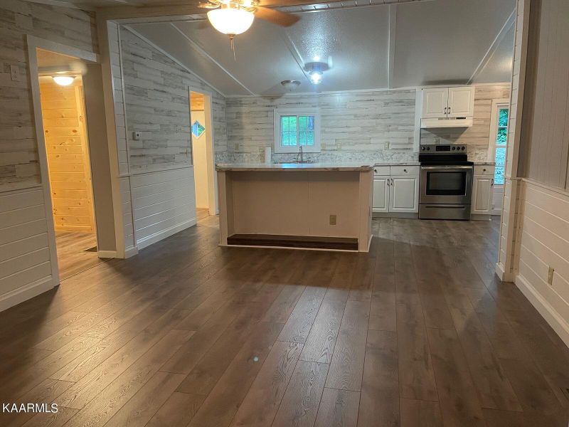 1322 Springfield Dr, Seymour, TN 37865