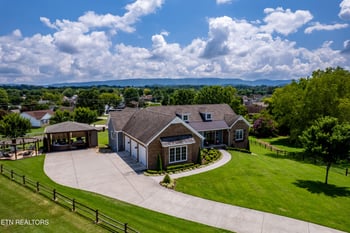 1322 Stonehenge Dr, Maryville, TN 37803