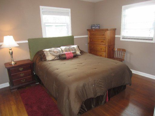 1323 E Walnut Grove Dr, Knoxville, TN 37918