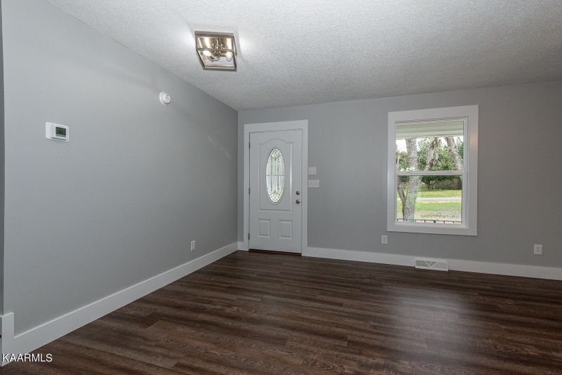 1324 Mimosa Dr, Louisville, TN 37777