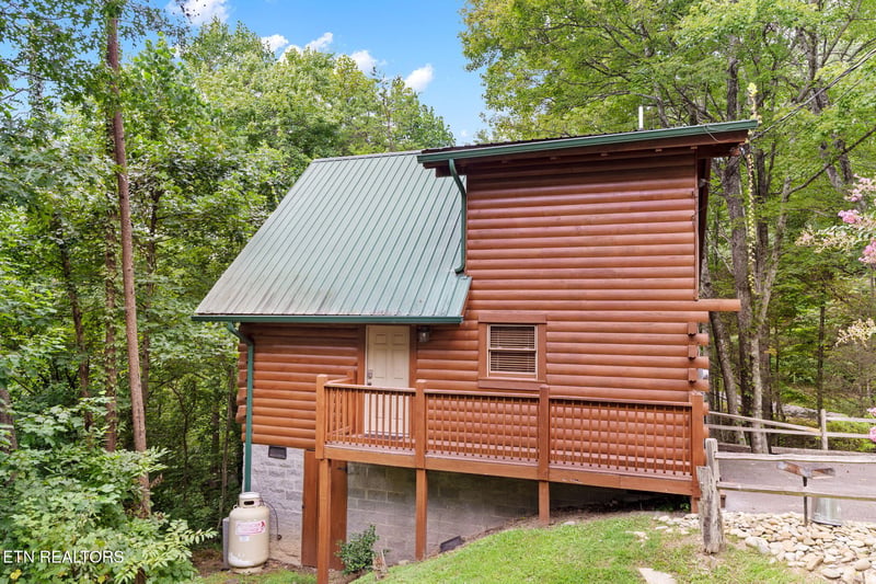 1324 Ski View Ln, Sevierville, TN 37876