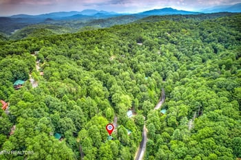 1324 Ski View Ln, Sevierville, TN 37876