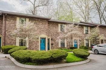 1325 Francis Station Dr, Knoxville, TN 37909