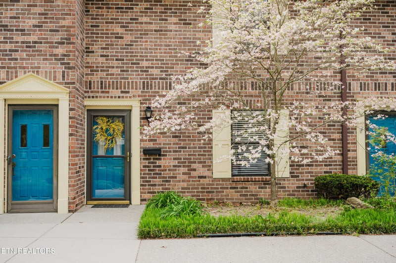 1325 Francis Station Dr, Knoxville, TN 37909